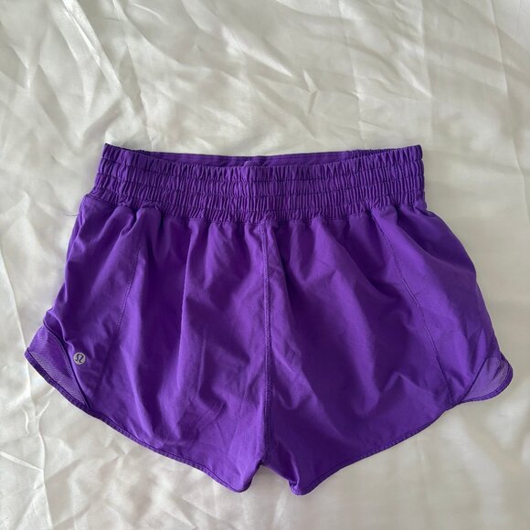 Lululemon Hotty Hot Shorts - Picture 1 of 3